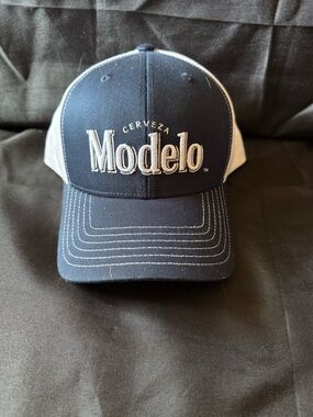 New Modelo Cerveza Trucker Hat - Navy & White